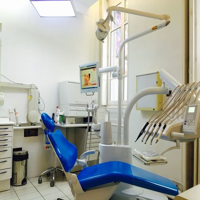 Dr Andra Dumitru – Chirurgien-dentiste
