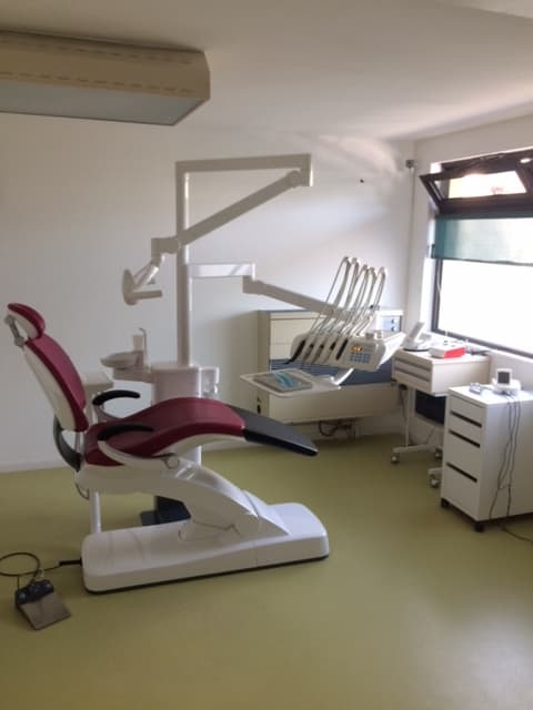 dr-lucian-nucuta-chirurgien-dentiste_1546_1